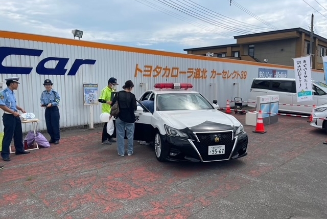 地域応援フェア2024　旭川東警察　パトカー展示