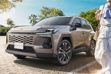 【モデル入り素材】Z（ハイブリッド）