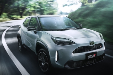【モデル入り素材】GR SPORT（ハイブリッド・2WD）